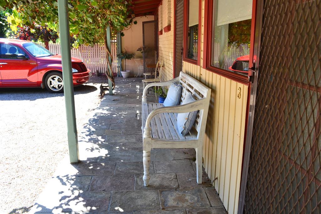 Colonial Motel Omeo Esterno foto